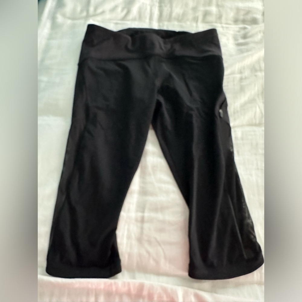 Size 10 crop running tights by Lululemon